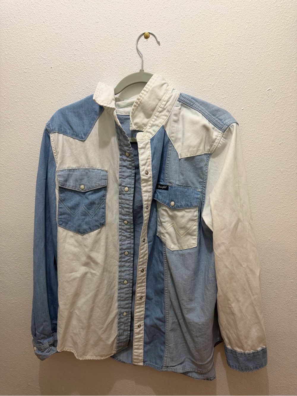 Women’s wrangler button up